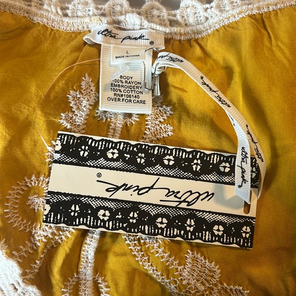 Sleeveless Embroidered Tank Top - Picture 5 of 5